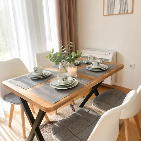 Solu Elegant Apartments Free Parking ,Fast Wi -Fi, New Building Апартаменты *