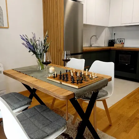 Solu Elegant Apartments Free Parking ,Fast Wi -Fi, New Building *