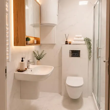 Апартаменты Solu Elegant Apartments Free Parking ,Fast Wi -Fi, New Building *