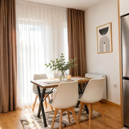 Solu Elegant Apartments Free Parking ,Fast Wi -Fi, New Building Апартаменты *